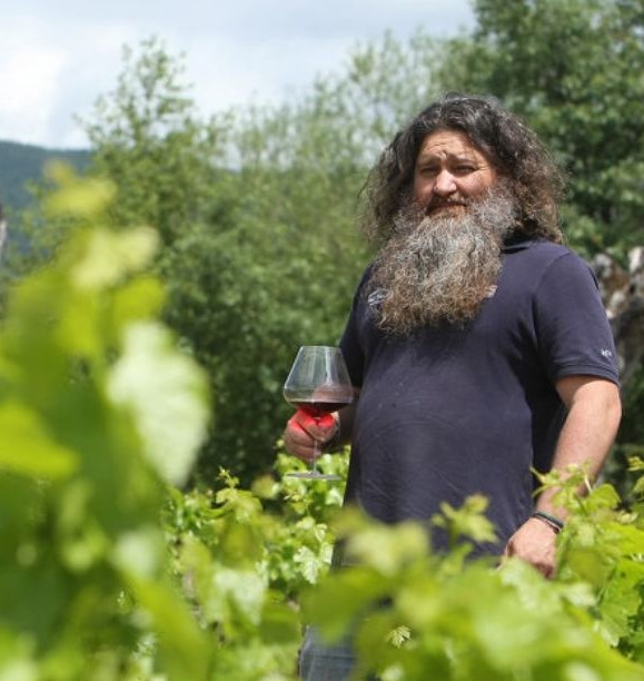 El documental 'El mago del vino' arrasa en los prestigiosos premios de la Academia Internacional de Gastronomía 2 El Mago del Vino - Mediaset International Sales